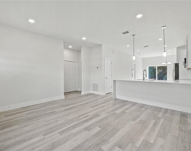 6336 Sw 137 Th Street - Photo Thumbnail 2