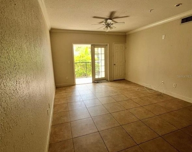 202 E South Street - Photo Thumbnail 2