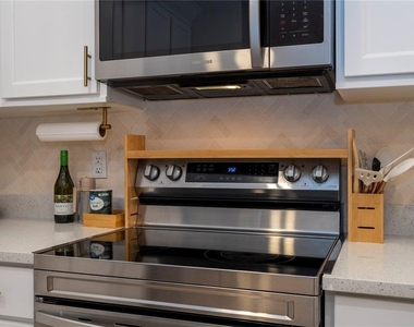 4871 Coral Castle Drive - Photo Thumbnail 12