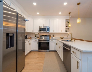 4871 Coral Castle Drive - Photo Thumbnail 10