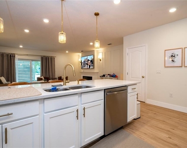 4871 Coral Castle Drive - Photo Thumbnail 13