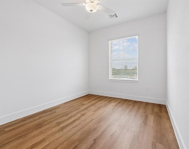 2959 Nw 97th Street - Photo Thumbnail 31
