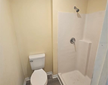 427 Samuel Street - Photo Thumbnail 19