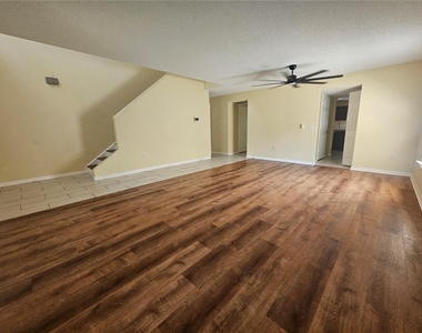 427 Samuel Street - Photo Thumbnail 5