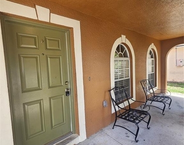427 Samuel Street - Photo Thumbnail 3