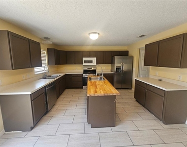 427 Samuel Street - Photo Thumbnail 10