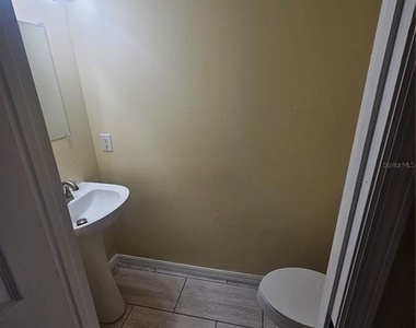 427 Samuel Street - Photo Thumbnail 11