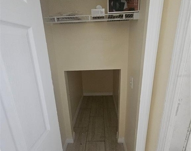 427 Samuel Street - Photo Thumbnail 12