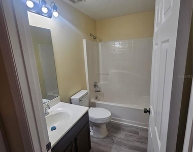 427 Samuel Street - Photo Thumbnail 24