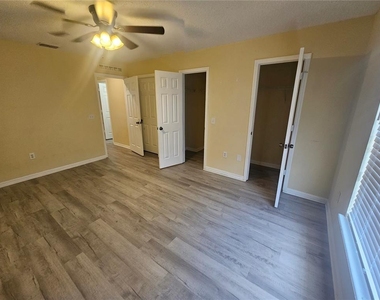 427 Samuel Street - Photo Thumbnail 22