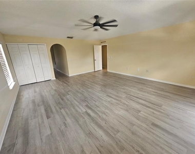 427 Samuel Street - Photo Thumbnail 16