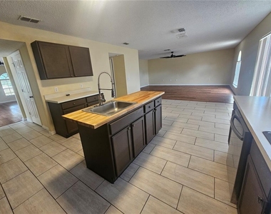 427 Samuel Street - Photo Thumbnail 9