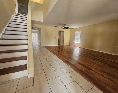 427 Samuel Street - Photo Thumbnail 4