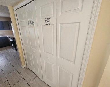 427 Samuel Street - Photo Thumbnail 6
