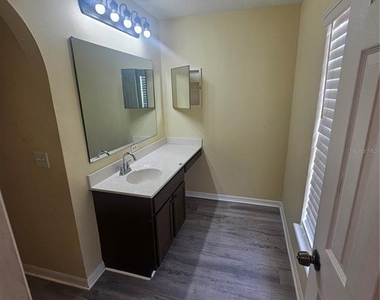 427 Samuel Street - Photo Thumbnail 20