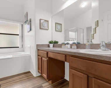 2794 Roccella Court - Photo Thumbnail 10