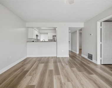 163 Scottsdale Square - Photo Thumbnail 3