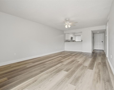 163 Scottsdale Square - Photo Thumbnail 2