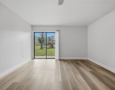 163 Scottsdale Square - Photo Thumbnail 4