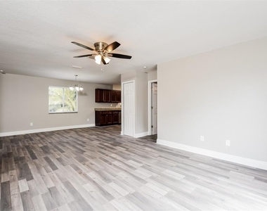 8181 Albatross Road - Photo Thumbnail 2