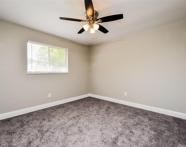 8181 Albatross Road - Photo Thumbnail 11