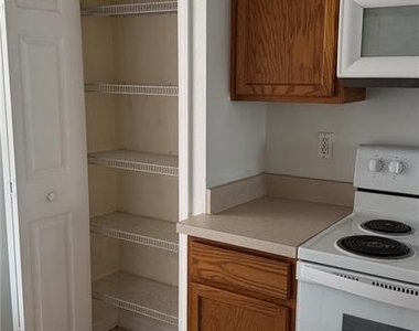 2275 Brancaster Circle - Photo Thumbnail 6