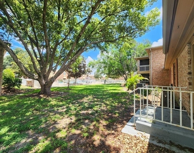 416 Banyon Tree Circle - Photo Thumbnail 22