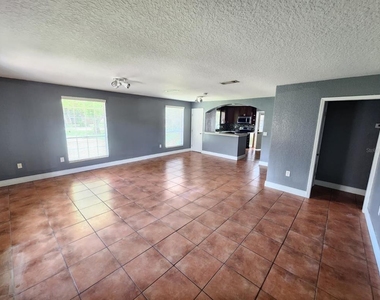 416 Banyon Tree Circle - Photo Thumbnail 17