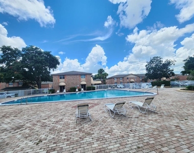 416 Banyon Tree Circle - Photo Thumbnail 1