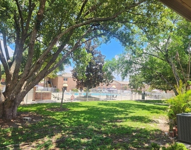 416 Banyon Tree Circle - Photo Thumbnail 25