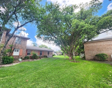 416 Banyon Tree Circle - Photo Thumbnail 23