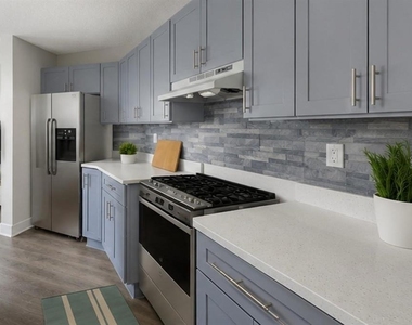 2540 Woodgate Boulevard - Photo Thumbnail 3