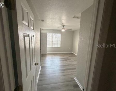 3016 Ashland Lane S - Photo Thumbnail 9