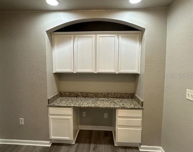 3016 Ashland Lane S - Photo Thumbnail 14