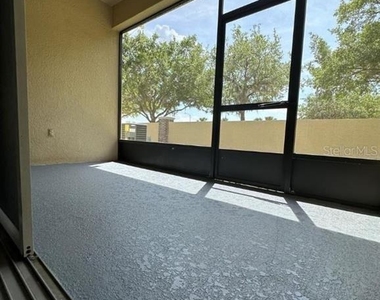 3016 Ashland Lane S - Photo Thumbnail 23
