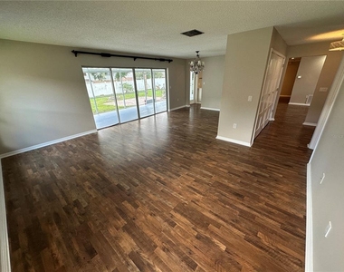 610 Iris Street - Photo Thumbnail 14