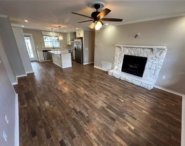 610 Iris Street - Photo Thumbnail 6
