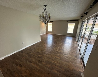 610 Iris Street - Photo Thumbnail 12
