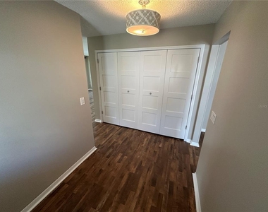 610 Iris Street - Photo Thumbnail 3