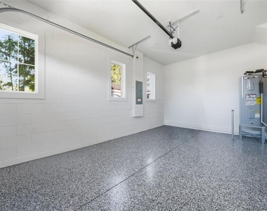 1605 Bryn Mawr Street - Photo Thumbnail 16
