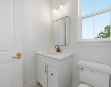 1605 Bryn Mawr Street - Photo Thumbnail 32