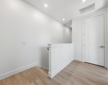 1605 Bryn Mawr Street - Photo Thumbnail 33