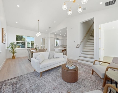 1605 Bryn Mawr Street - Photo Thumbnail 7