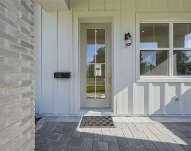 1605 Bryn Mawr Street - Photo Thumbnail 35