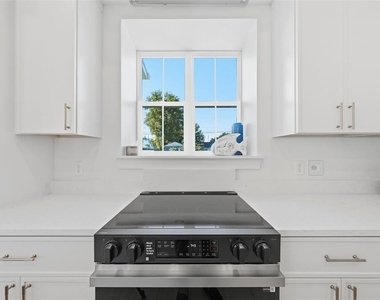 1605 Bryn Mawr Street - Photo Thumbnail 17