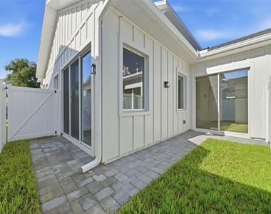 1605 Bryn Mawr Street - Photo Thumbnail 37