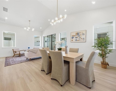 1605 Bryn Mawr Street - Photo Thumbnail 4