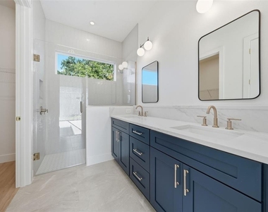 1605 Bryn Mawr Street - Photo Thumbnail 20