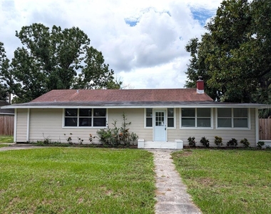 6805 N Navin Avenue - Photo Thumbnail 1
