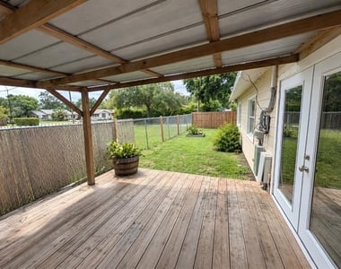 6805 N Navin Avenue - Photo Thumbnail 18